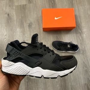 Nike Air Huarache Black Size 7.5